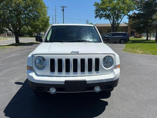 White 2016 Jeep Patriot Sport