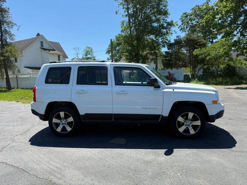 White 2016 Jeep Patriot Sport
