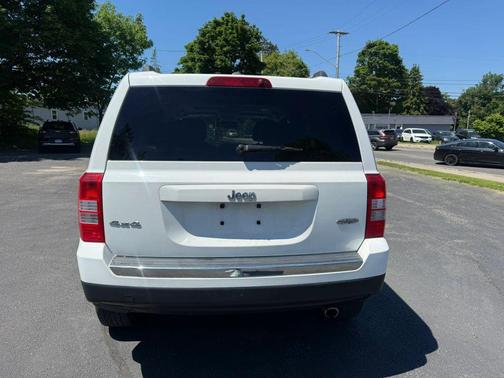White 2016 Jeep Patriot Sport
