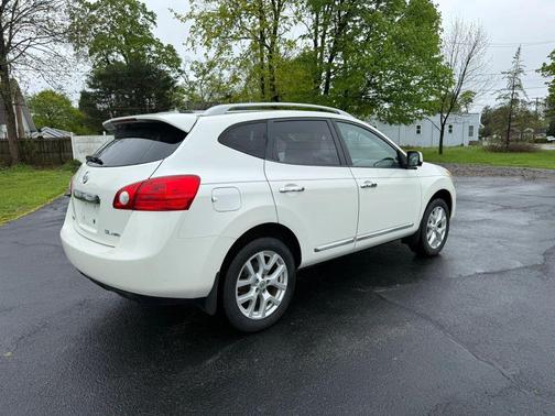 White 2012 Nissan Rogue SV w/SL Pkg