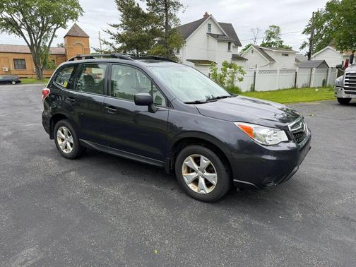 Black 2016 Subaru Forester 2.5i