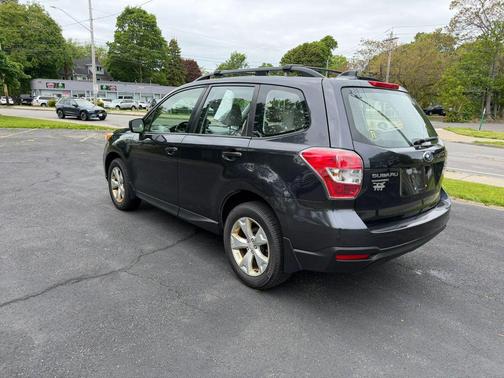 Black 2016 Subaru Forester 2.5i