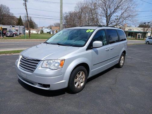2009 Chrysler Town & Country Touring