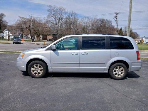 2009 Chrysler Town & Country Touring