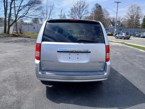 2009 Chrysler Town & Country Touring