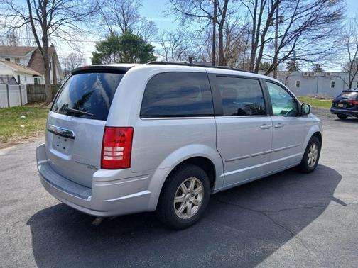 2009 Chrysler Town & Country Touring