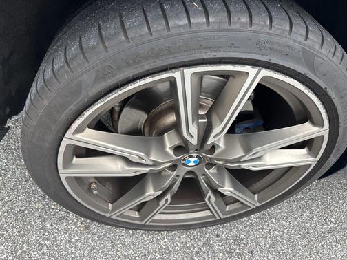2022 BMW X5 M50i