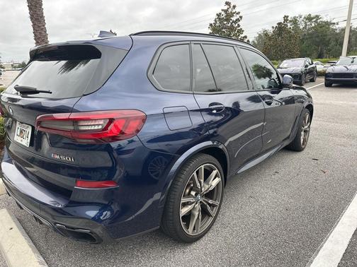 2022 BMW X5 M50i