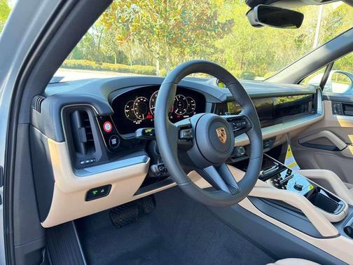 Dolomite 2026 Porsche Cayenne Cayenne