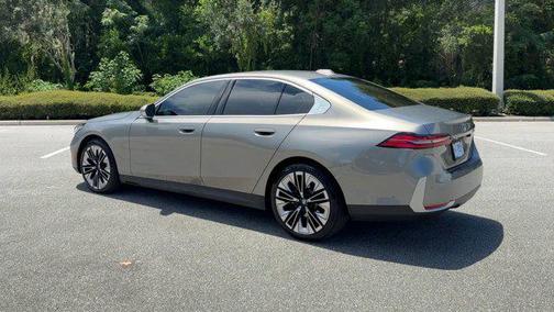 2024 BMW 530 i