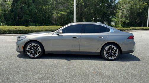 2024 BMW 530 i