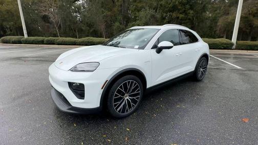 2025 Porsche Macan 4