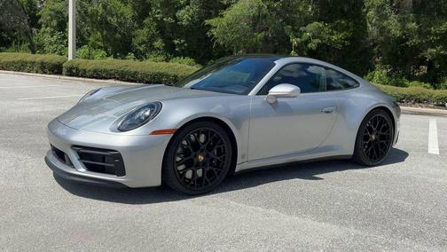 2024 Porsche 911 Carrera 4 GTS