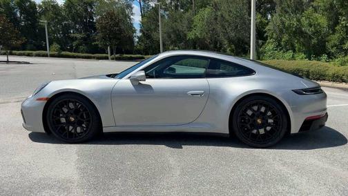 2024 Porsche 911 Carrera 4 GTS