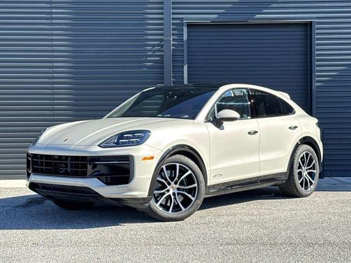 2025 Porsche Cayenne GTS