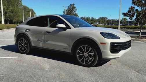 2025 Porsche Cayenne GTS