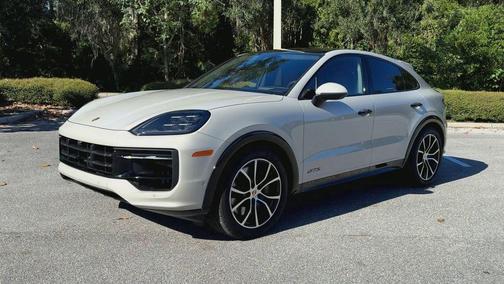 2025 Porsche Cayenne GTS