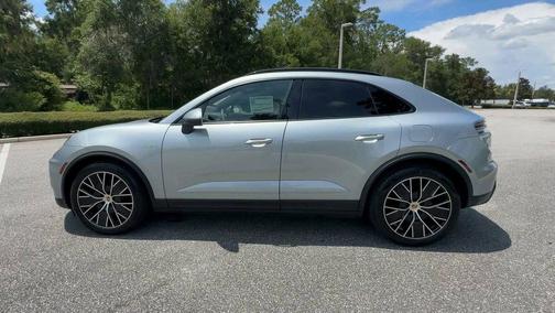 2025 Porsche Macan 