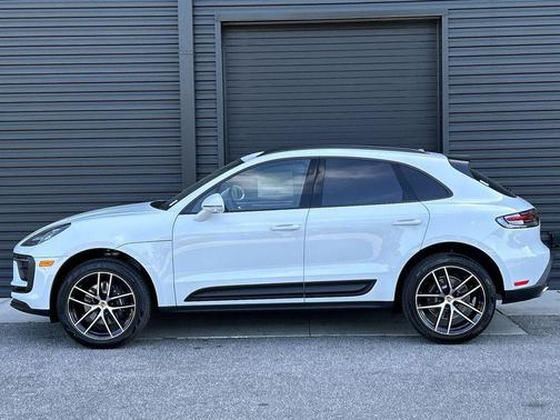 2025 Porsche Macan 