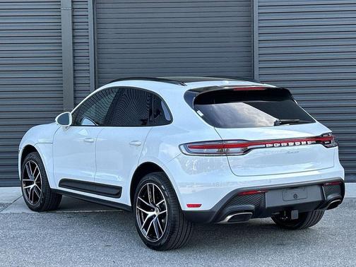 2025 Porsche Macan 