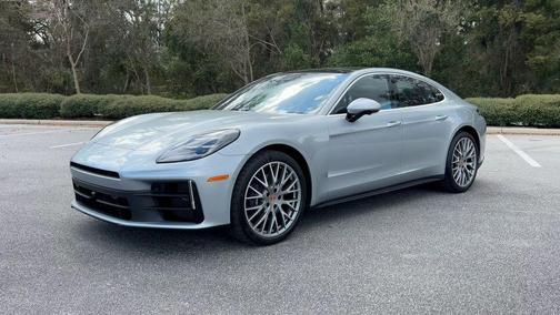 2025 Porsche Panamera 4