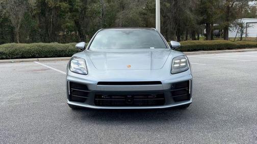 2025 Porsche Panamera 4