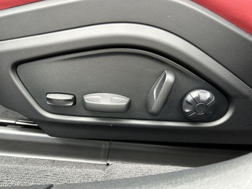 2025 Porsche Panamera 4