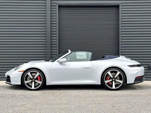 2026 Porsche 911 Carrera 4S Cabriolet