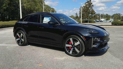 2025 Porsche Macan Turbo