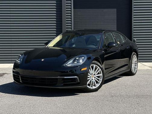 2018 Porsche Panamera 4