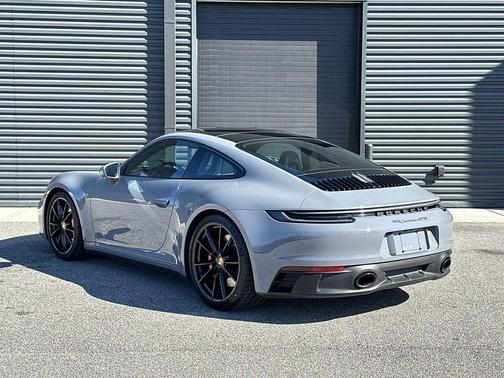 2024 Porsche 911 Carrera GTS