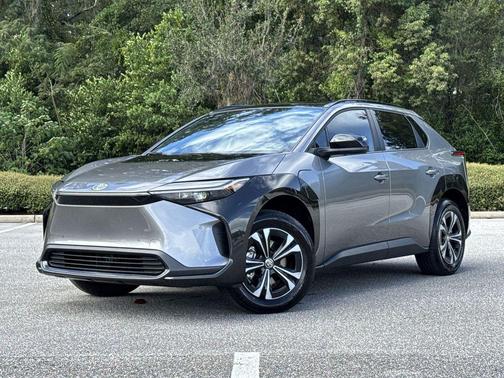 2025 Toyota bZ4X XLE