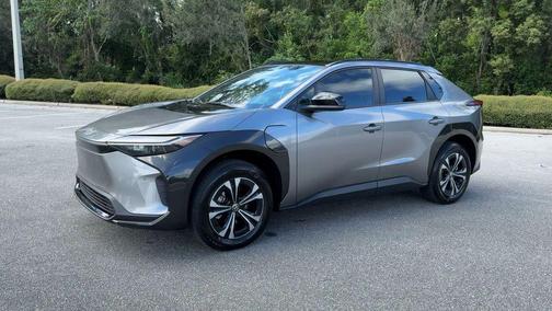 2025 Toyota bZ4X XLE