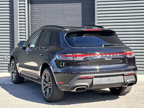 2022 Porsche Macan 