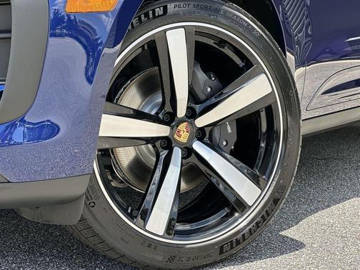 2025 Porsche Macan 