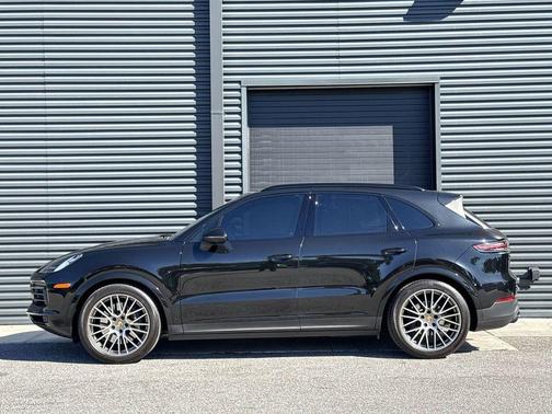 2023 Porsche Cayenne Platinum Edition