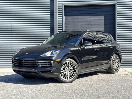 2023 Porsche Cayenne Platinum Edition