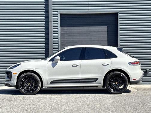 2023 Porsche Macan 