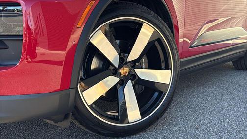 2026 Porsche Macan 4