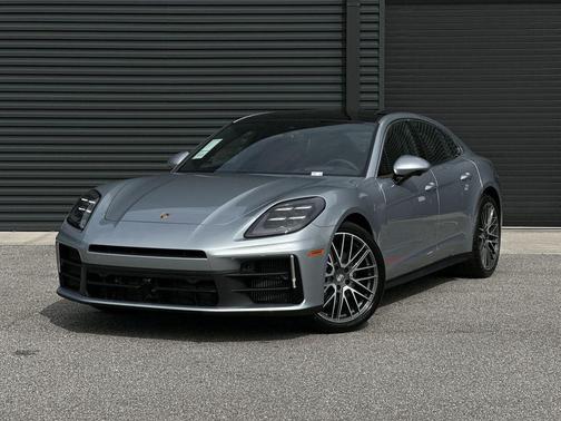 2026 Porsche Panamera 4