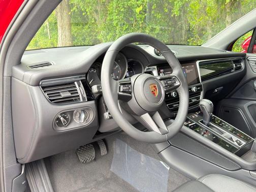 Carmine Red 2026 Porsche Macan Macan