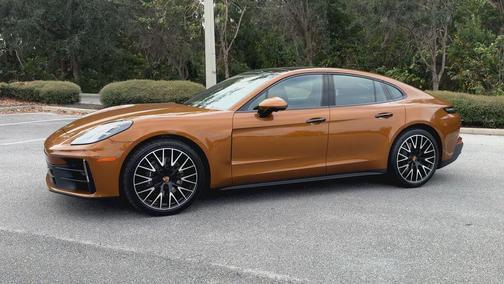 2026 Porsche Panamera 4