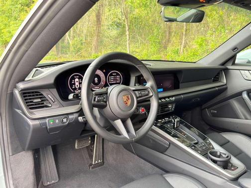 2025 Porsche 911 Carrera