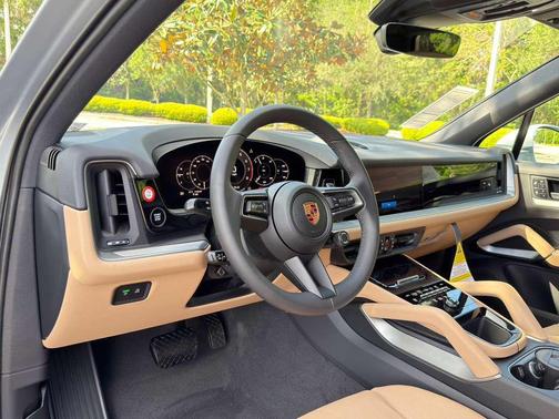 Dolomite 2026 Porsche Cayenne Cayenne