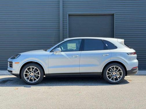 Dolomite 2026 Porsche Cayenne Cayenne