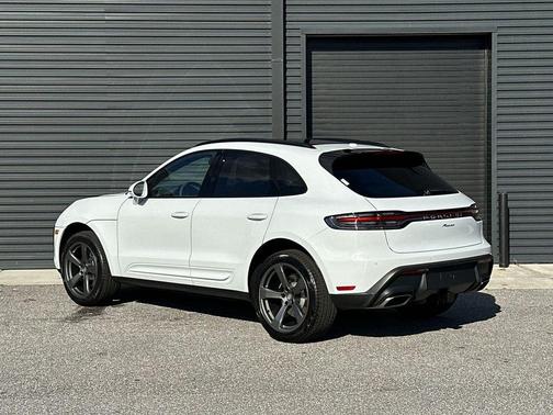 2026 Porsche Macan 