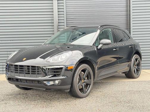 Black 2018 Porsche Macan Macan