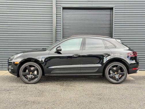 Black 2018 Porsche Macan Macan