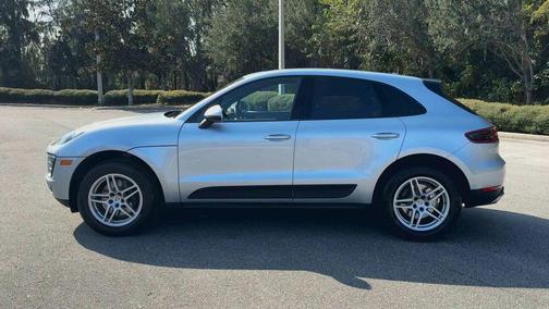 2017 Porsche Macan 