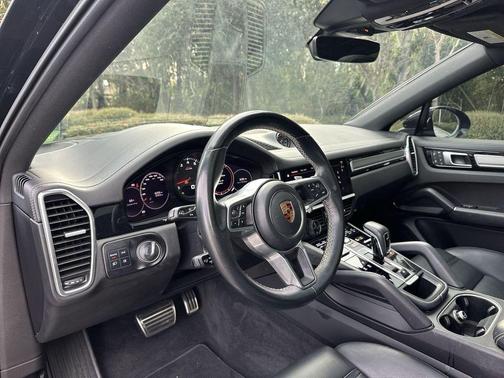 2022 Porsche Cayenne S